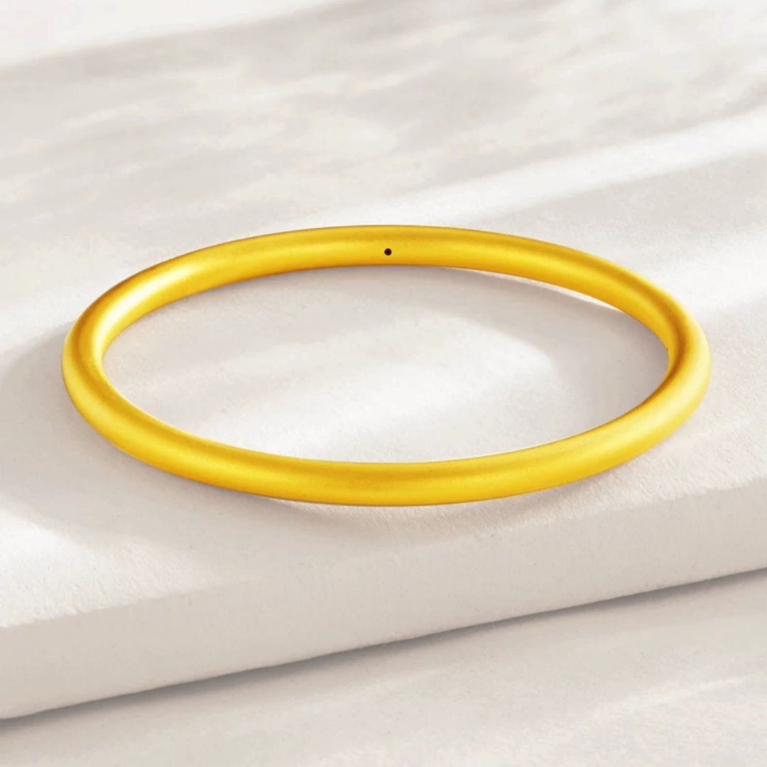 Classic Gold-Tone Bangle Bracelet – Elegant & Timeless Jewelry for Women & Men, Lightweight and Durable, Perfect for Any Occasion